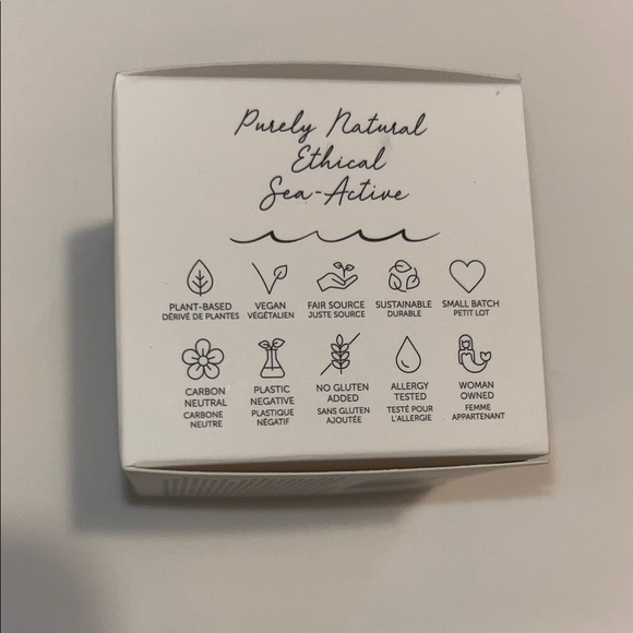 Earth Harbor Azure regenerative neck cream - never opened - Picture 3 of 4